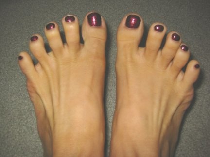 purple pedi piggies...in honor of my new bff foot friend tygerlily731!!