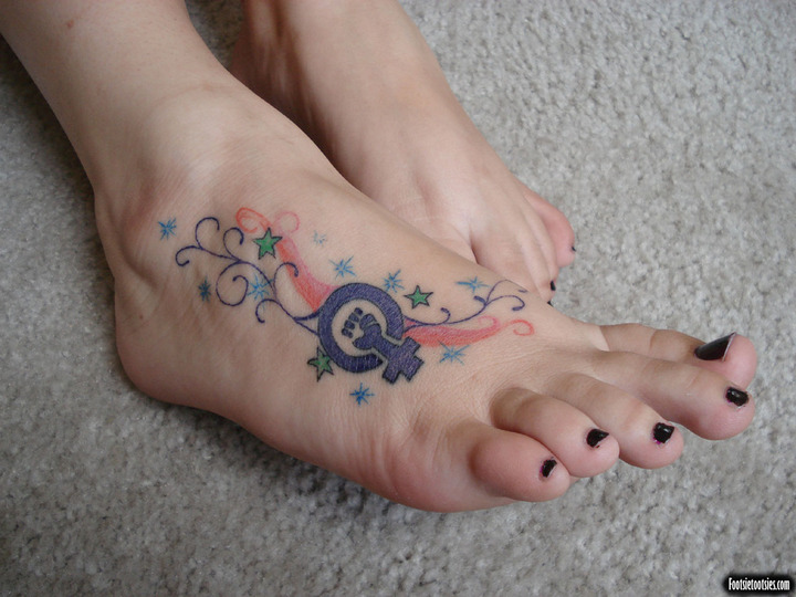 shot from footsietootsies.com