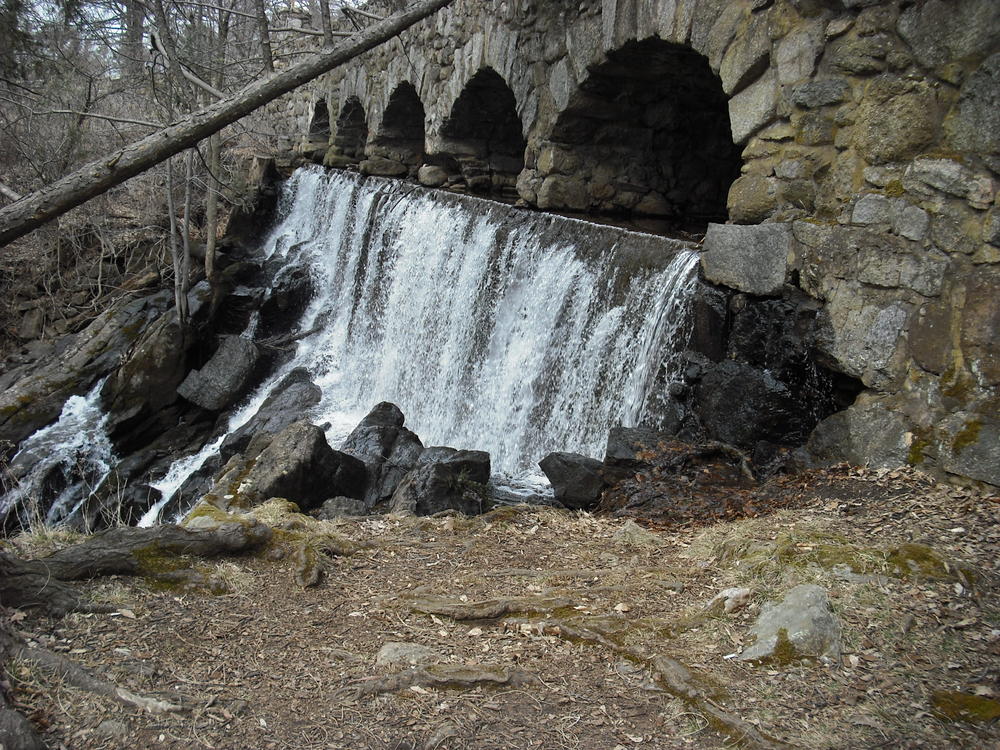 Side shot of the waterfall at the entrance. I wanted a front shot but the rocks at the time in the area were a bit slippery