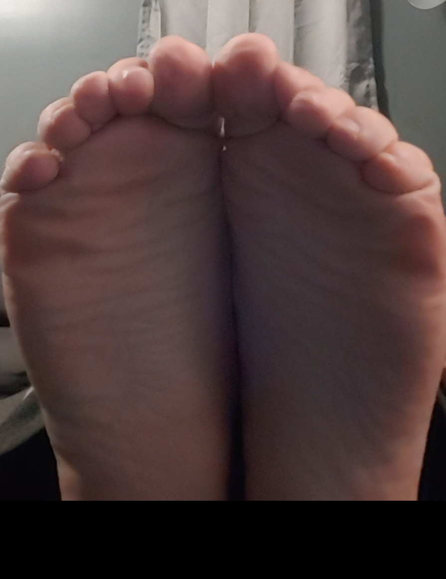 Size 8 and ticklish