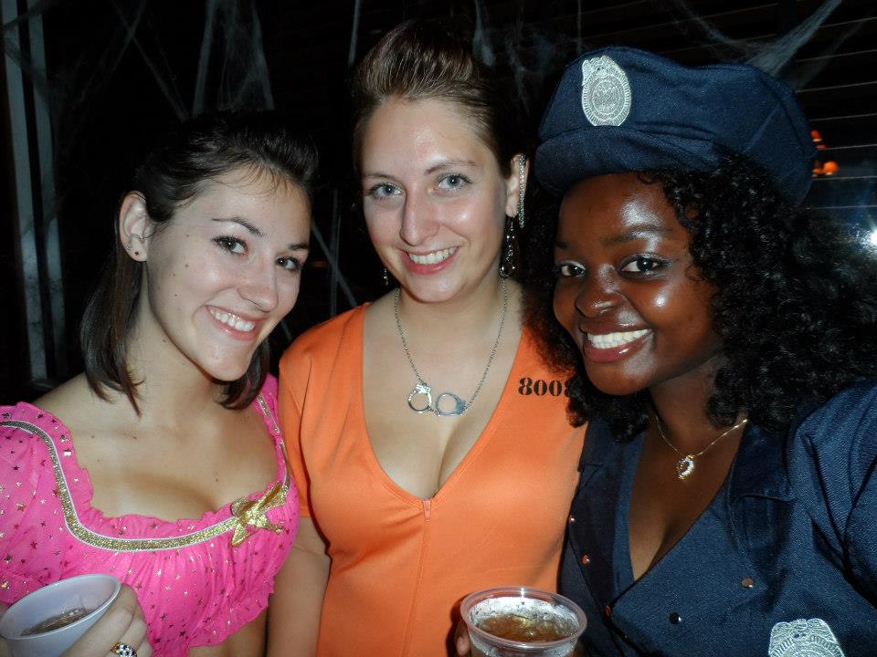 So a genie , a prisoner and a cop walk into a bar......