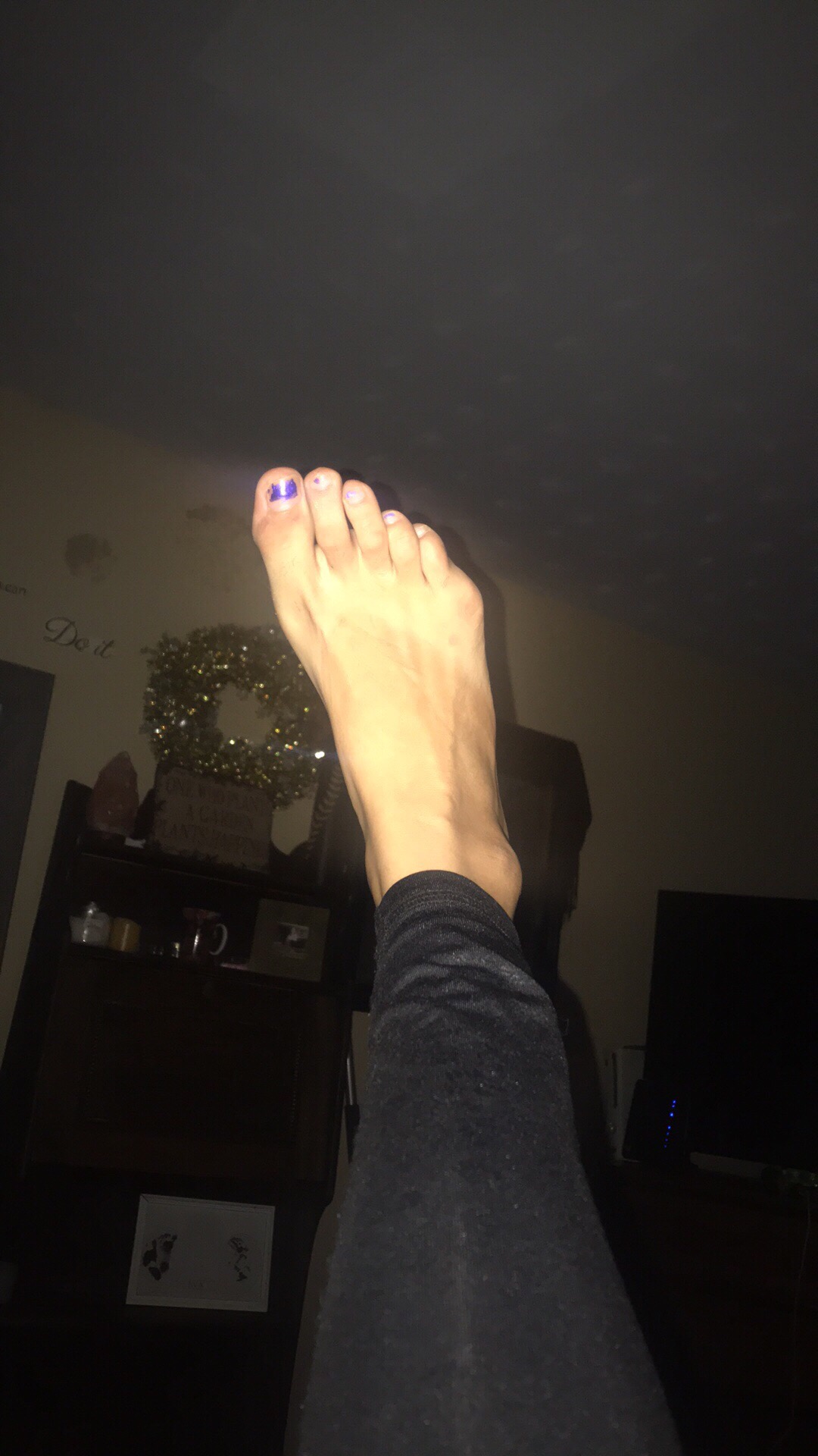 Trying to sell foot photo